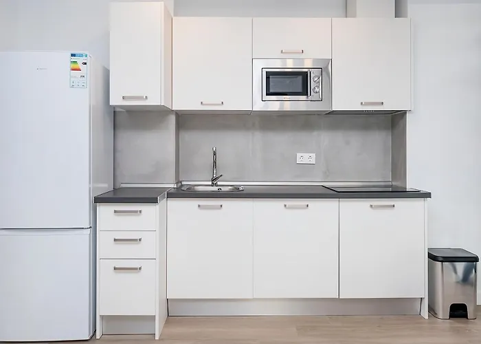 Bhost - Regina Vi * Córdova