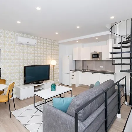 Апартаменти Bhost - Regina Vi